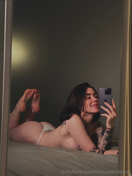 NikkyDandelion naked model photo