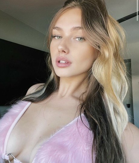 mollyomaliamollyomaliaaa top pornstar img