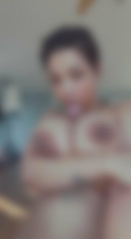 mizzoktoberxxx star erotic photo