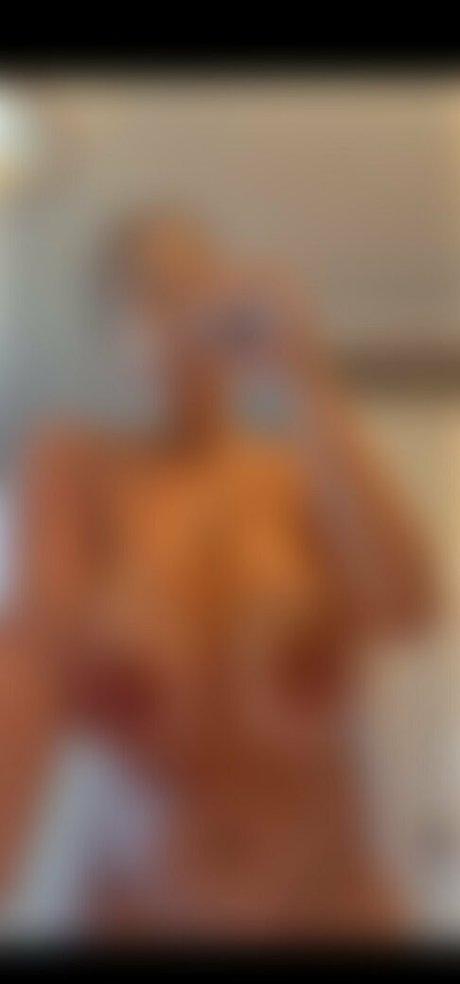 mizzoktoberxxx pornstar nudes image