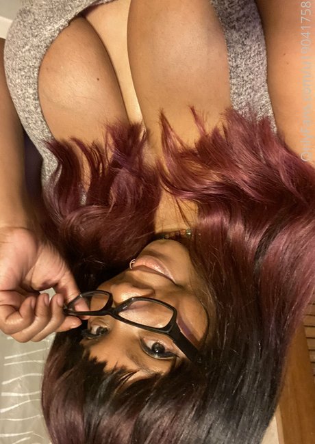 Fearlessaura beautiful actress picture