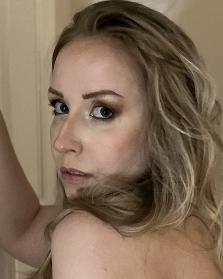 Ciaraquinnxxx naked model archive