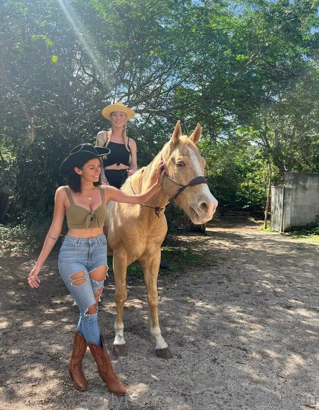 thewildwithyou sexy model pic