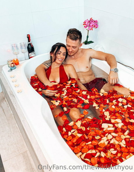 thewildwithyou art model picture