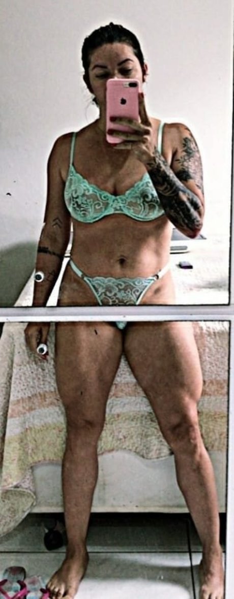 Paula Lins star sexy pics