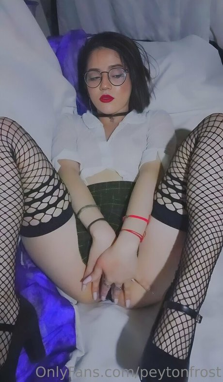 peytonfrost free actress pictures