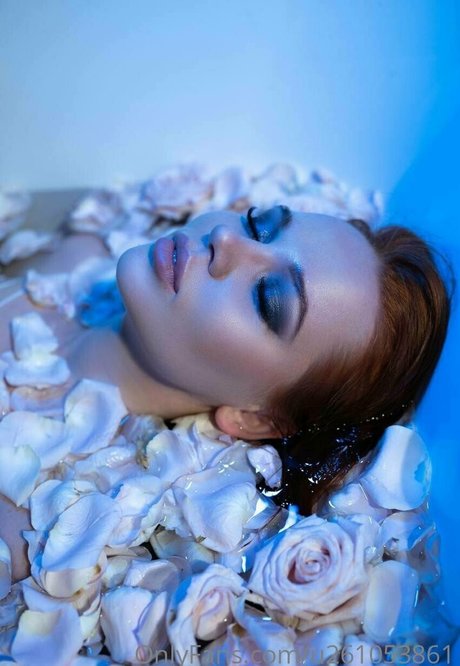 redfoxxxxxxx model sex image