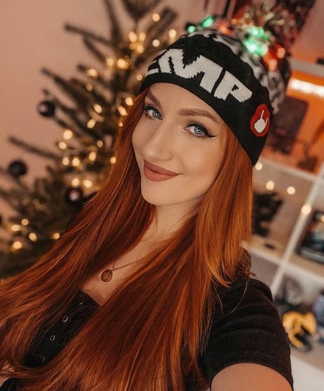 Lara Loft sex star photos