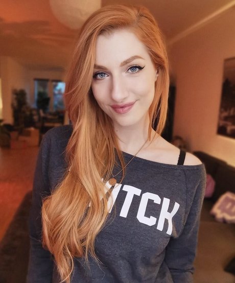 Lara Loft pornstar exclusive img