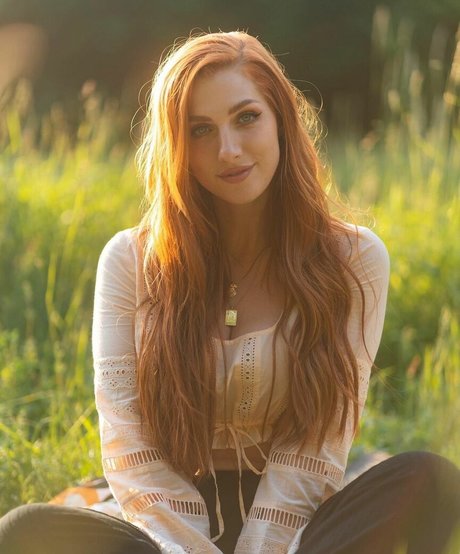 Lara Loft free star galleries