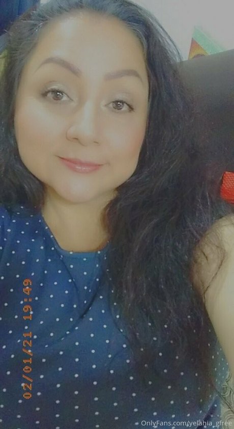 yelahia gfree erotic model photos