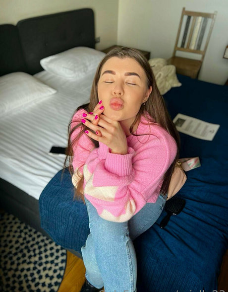 val candy model image