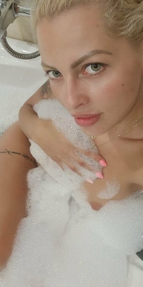 emmie six model nudes pic