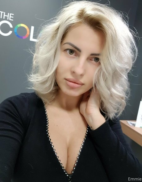 emmie six model naked images