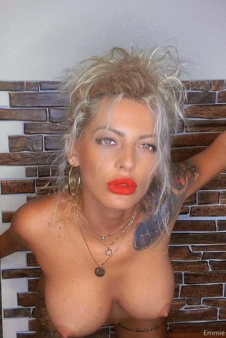 emmie six model exclusive picture