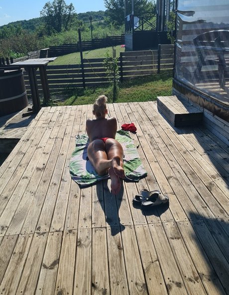 emmie six star hot pictures