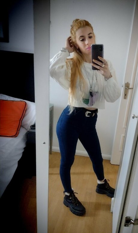 thedevilhot pornstar nice picture