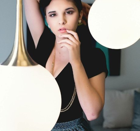 Chelsie Deville free pornstar archive