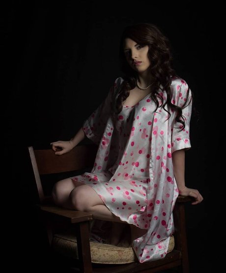 Chelsie Deville erotic model images