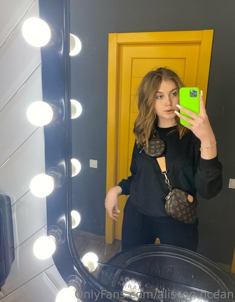 alisson ocean model high quality photos