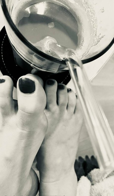 miss secretfeet star nude gallery