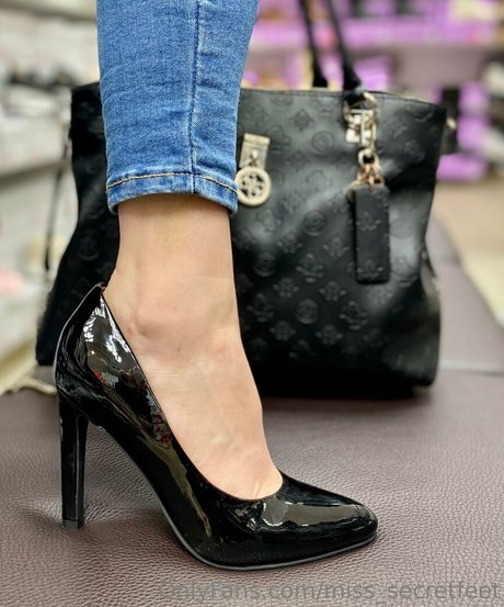 miss secretfeet model hd img