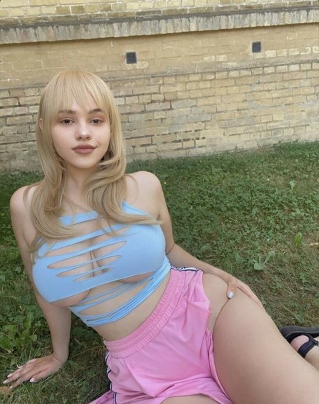 SofiaPika sexy star img