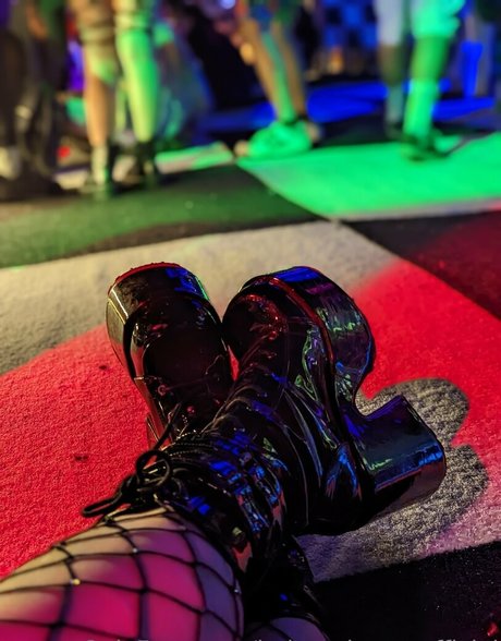 jadeandersonofficial nude model images