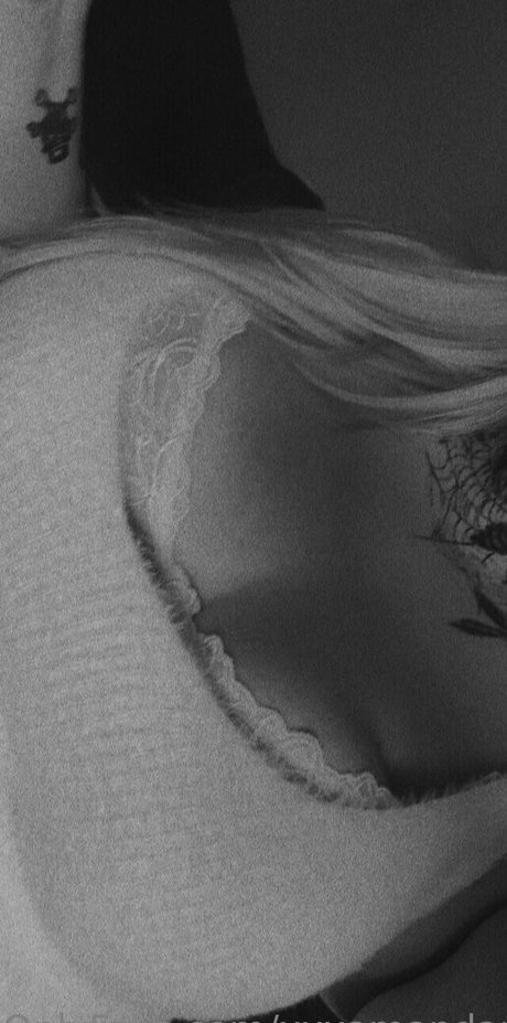 xxxamandap high quality model image