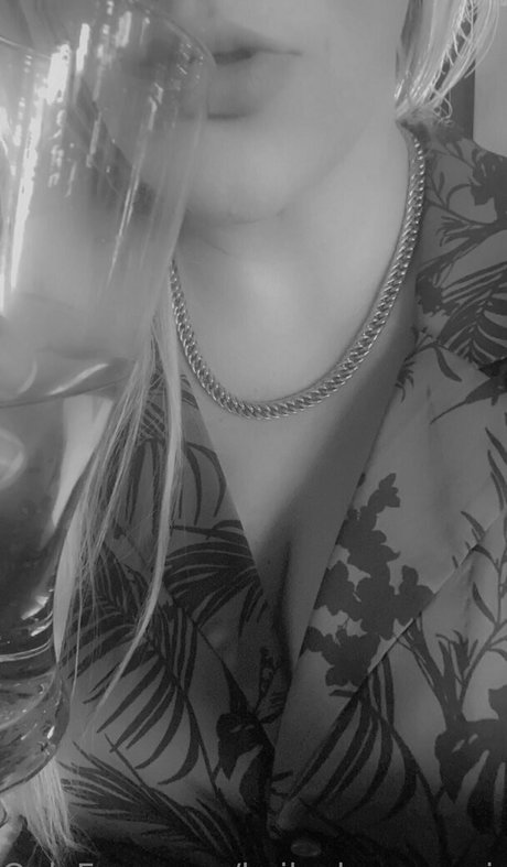 kaileykumsagain beautiful star pic