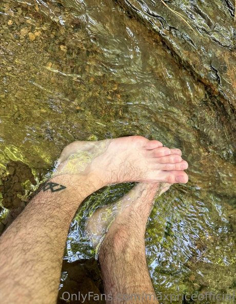 maxpriceofficial naked model pics