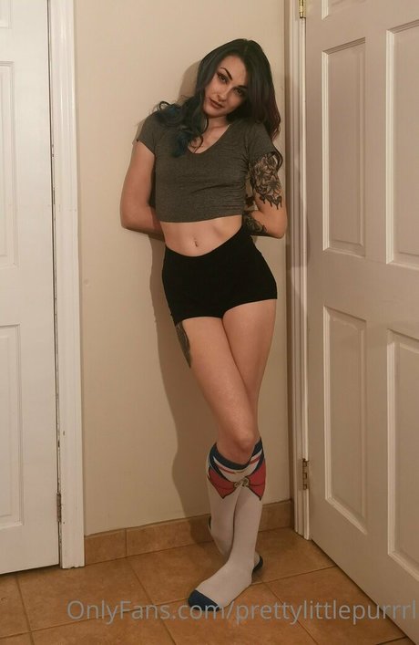 prettylittlepurrrl model nude pics