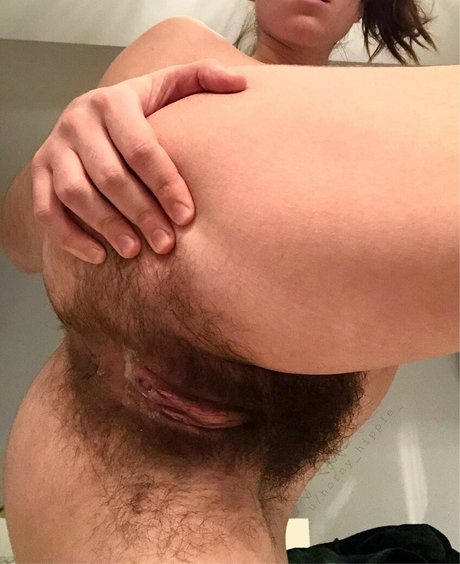 Hannah Hunt star top galleries