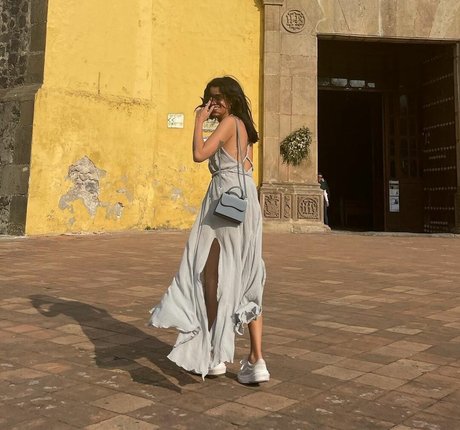 martresequis erotic model photos