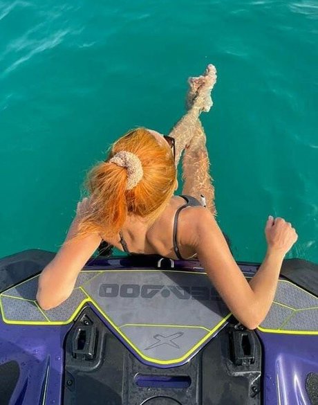 Maltese Girls pornographic model picture