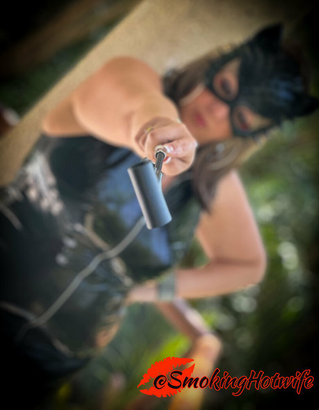 smokinghotwife thumbnail