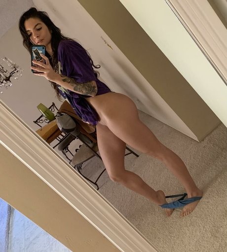 Mia Mae perfect model pic