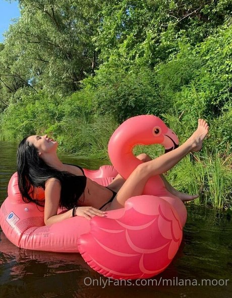 milana moor star top pics