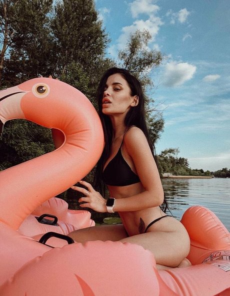 milana moor top model pics