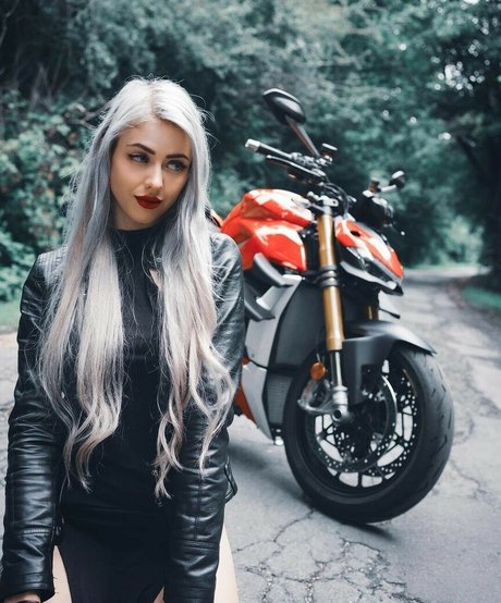 Farbenfuchs nice actress img