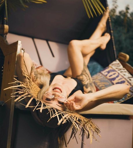 Farbenfuchs exclusive actress img