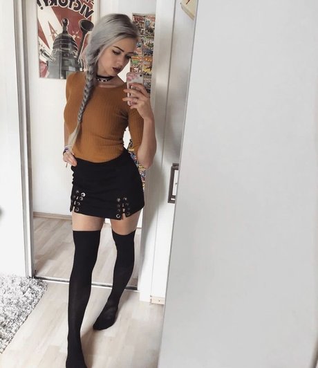 Farbenfuchs xxx model gallery