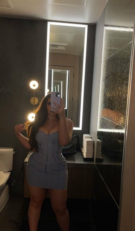 Mamiii erotic pornstar images