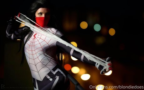 blondiedoes naked model archive