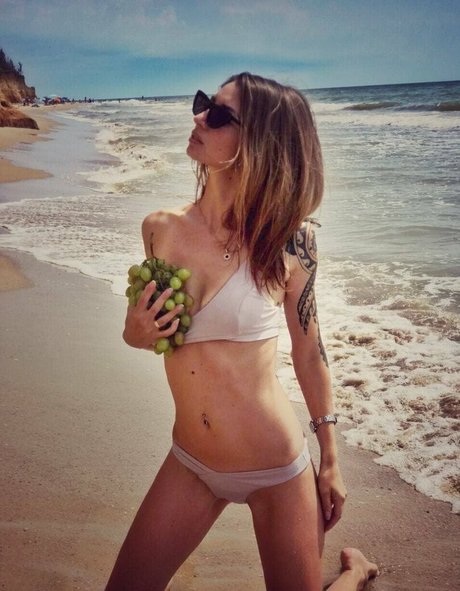 kris nasty art model photo