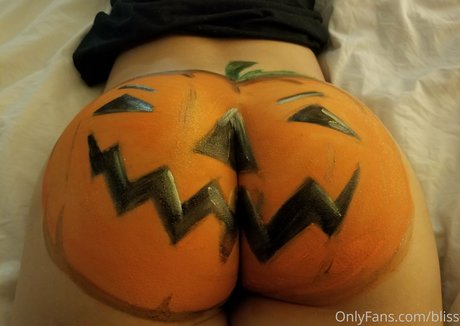 cagegirl15 nude model archive