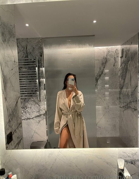 izemmaniaa beautiful model image