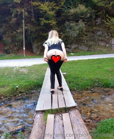 blondafree69 porn actress image