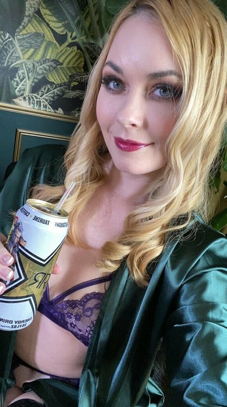 bairay92 star naked img