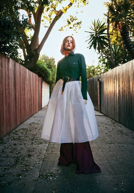 Ellie Bamber star hot galleries